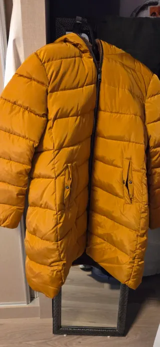 Cazadora acolchada amarilla