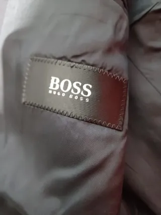 Traje Hugo Boss Azul Marino y Corbata Gris