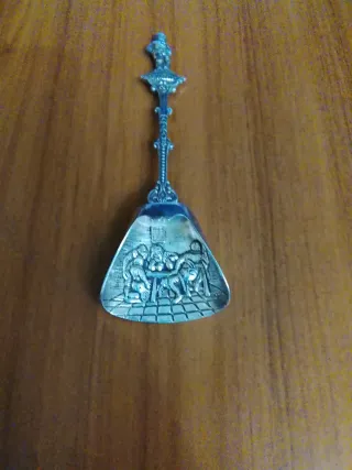 Cucharilla decorada con figuras