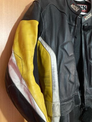 Mono de cuero dos piezas