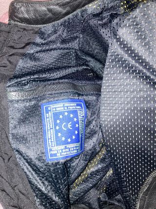 Mono de cuero dos piezas