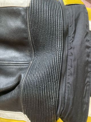 Mono de cuero dos piezas