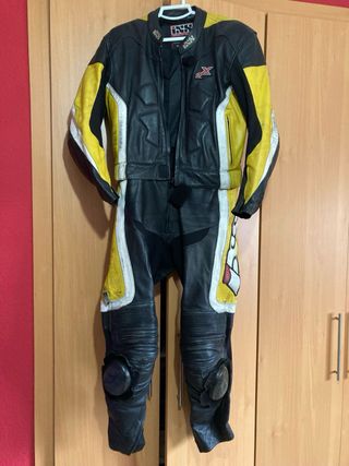 Mono de cuero dos piezas