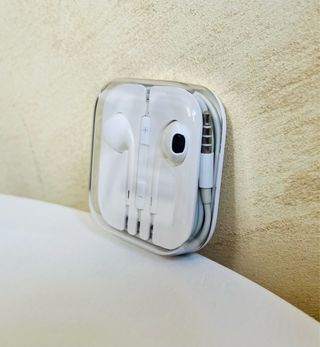 EARPODS LIGHTNING o JACK-APPLE ORIGINAL-A ESTRENAR