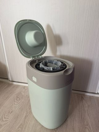 Papelera para pañales de bebé