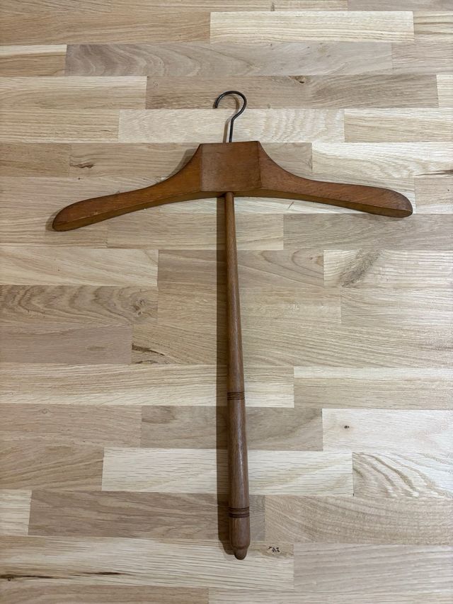 Percha madera antigua