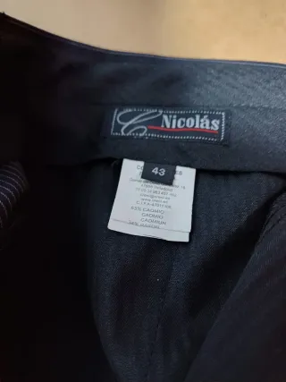 Traje de caballero gris y azul