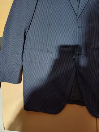 Traje de caballero gris y azul