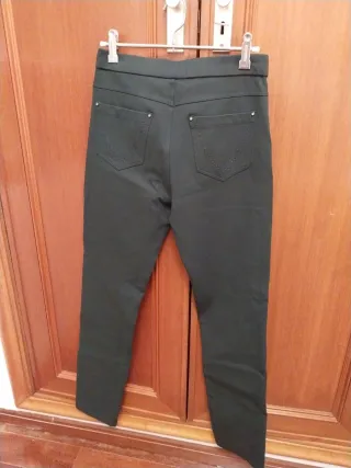 Pantalón elástico verde 5 bolsillos talla 40