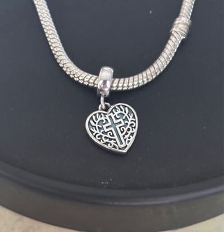 Colgante Corazón con Cruz Central