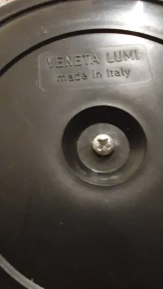 Lampada da tavolo nera