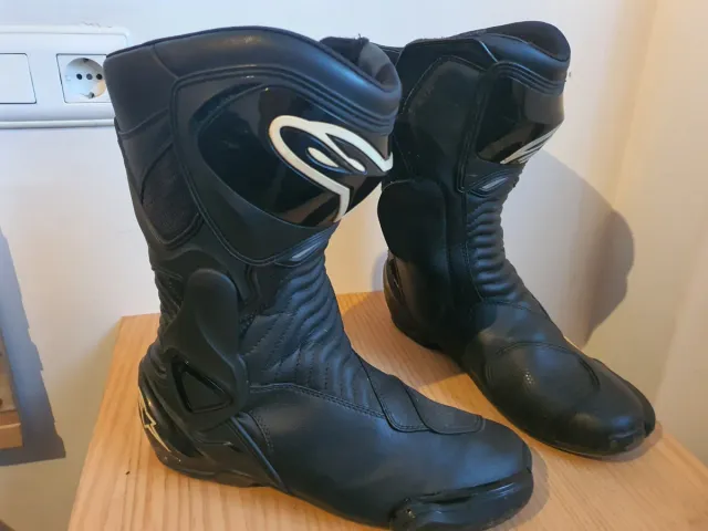 Ropa para Moto Talla L y 44 botas Diversas prendas