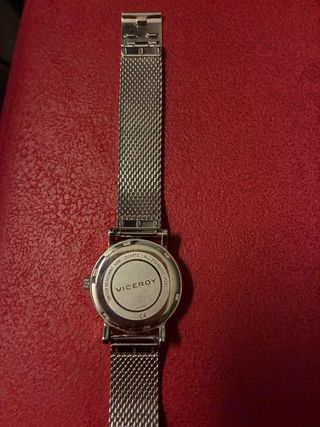 Reloj Viceroy Negro con Detalles Dorados