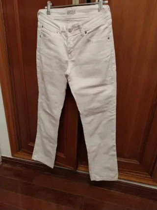 Pantalón vaquero blanco recto 5 bolsillos