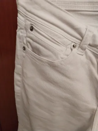 Pantalón vaquero blanco recto 5 bolsillos