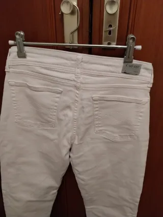 Pantalón vaquero blanco recto 5 bolsillos