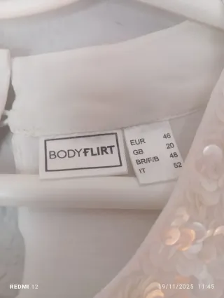 Blusa blanca con pedrería