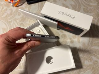 iPhone 6s Nero/Oro con Accessori