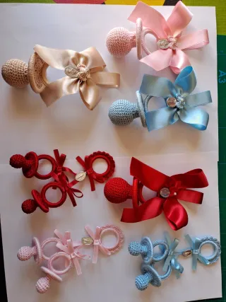 Chupetas de Ganchillo para carrito de bebe y Cuna.