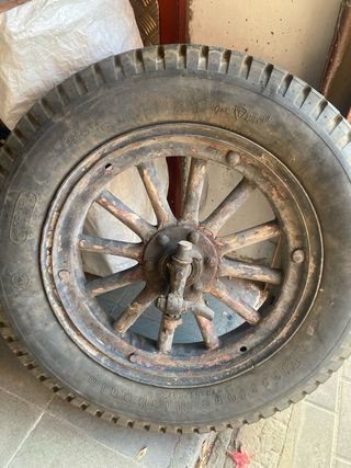 Ruedas coche clásico