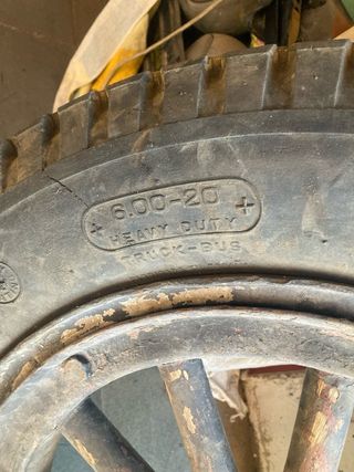 Ruedas coche clásico