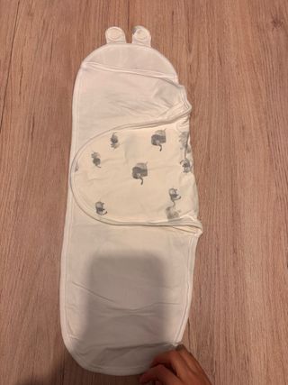 Arrullo elefantes recién nacido. nuevo