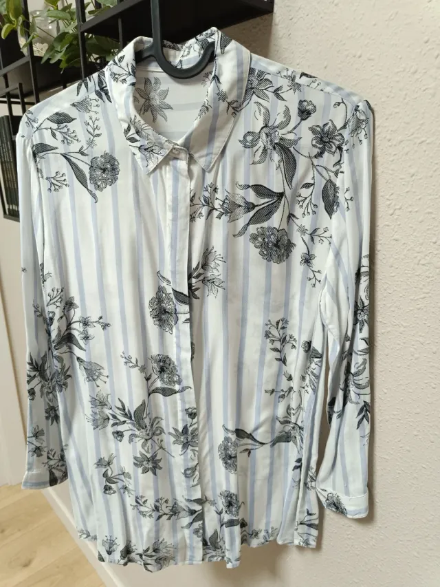 Camisa Rayas y Flores Talla M