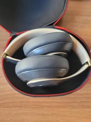 Auriculares Beats Studio 3 Gris y Dorado