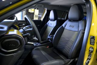 Jeep Avenger   BEV 115kW 156CV Summit