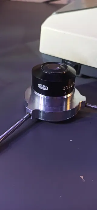 OLYMPUS Microscopio campo oscuro trinocular