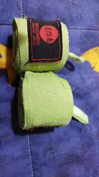 Guantes, equipación y vendas Mugendo Kick Boxing