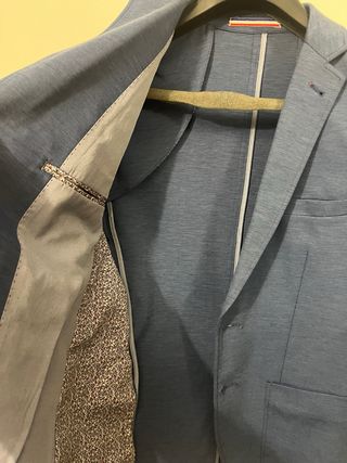 Traje azul hombre