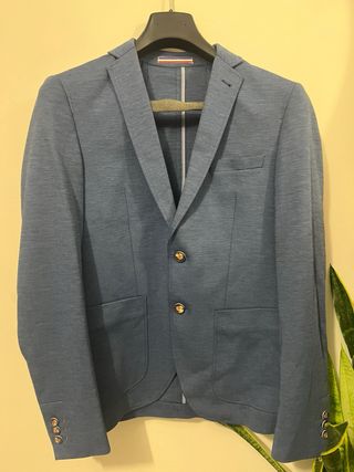 Traje azul hombre