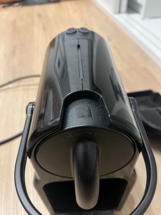 Cafetera Nespresso Pixie Negra