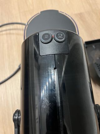 Cafetera Nespresso Pixie Negra