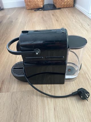 Cafetera Nespresso Pixie Negra