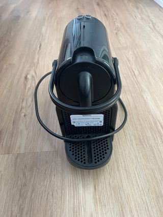 Cafetera Nespresso Pixie Negra
