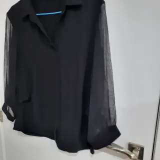 Blusa negra manga transparente Talla M/L