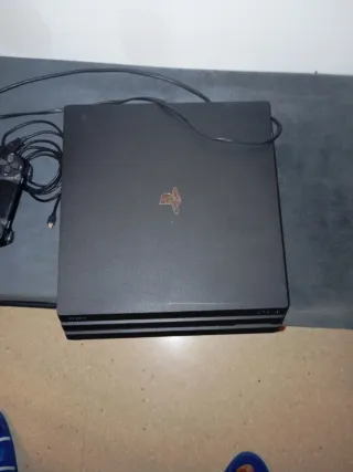 Ps4 Pro + Mando + Cables en buen estado