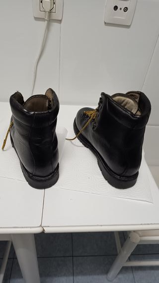 Botas de Montaña Kamet Talla 44 Negras
