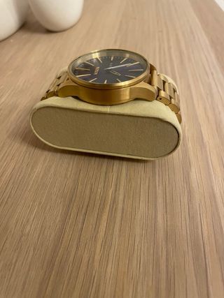 Reloj Nixon Dorado Esfera Azul 40mm