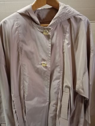 Gabardina Beige con Capucha