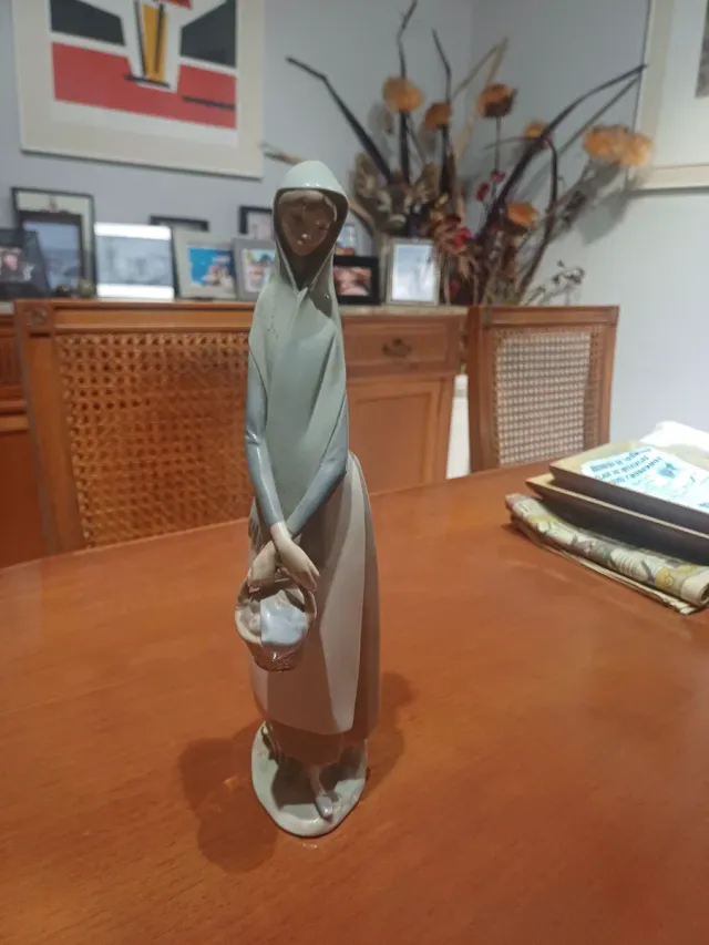 Figura Lladró Campesina