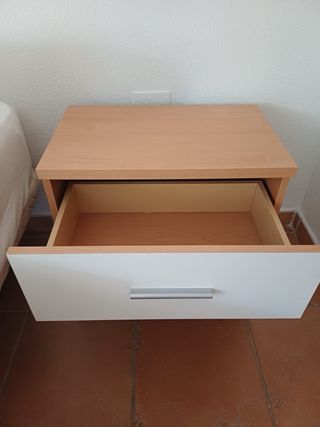 Conjunto de Cómoda y 2 Mesitas de Noche
