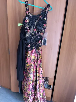 Vestido largo negro floral