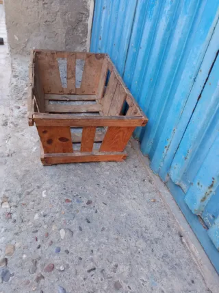 Caja de madera antigua para frutas