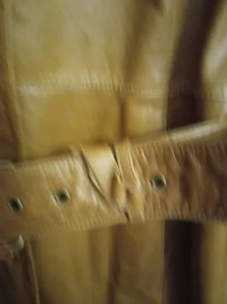 Gabardina de cuero auténtico con cinturón