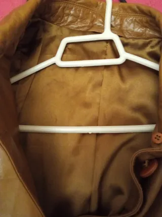 Gabardina de cuero auténtico con cinturón