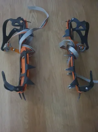 Piolet e ramponi da alpinismo