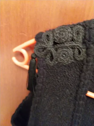 Chaleco negro corto de punto